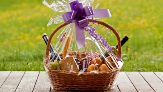 The Ultimate Guide to Creating a Delightful Gift Hamper