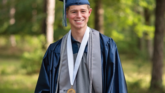 Graduation Glam: Rocking the Cap and Gown in Style