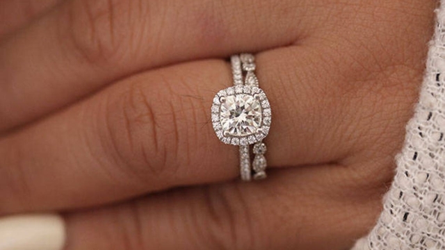 Sparkle Without the Price Tag: The Allure of Moissanite Engagement Rings