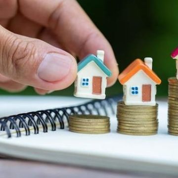 Eco-Friendly Buying: Cash Strategies for Sustainable Homes